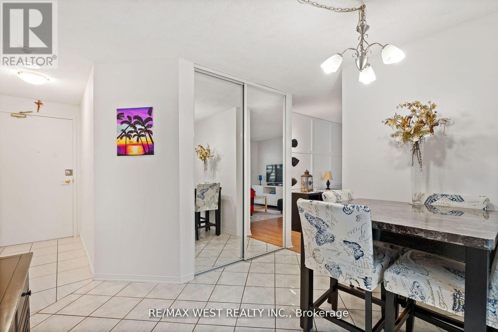 316 - 155 HILLCREST AVENUE Image 16