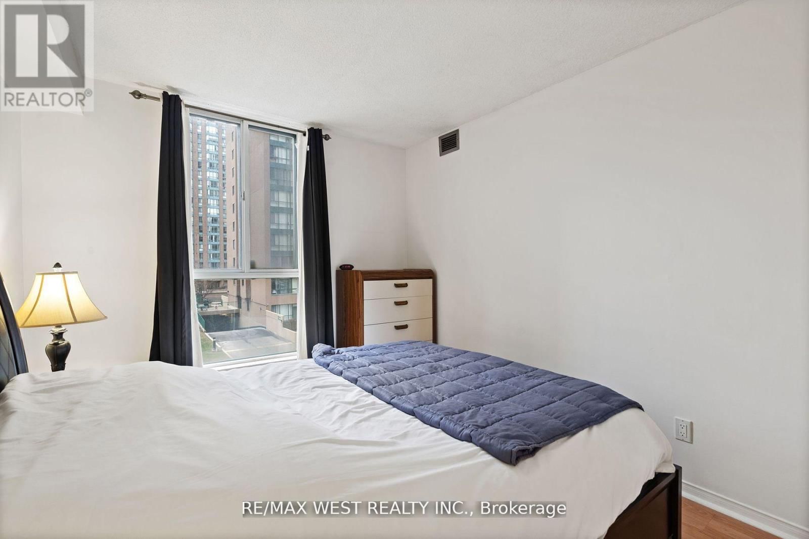 316 - 155 HILLCREST AVENUE Image 20