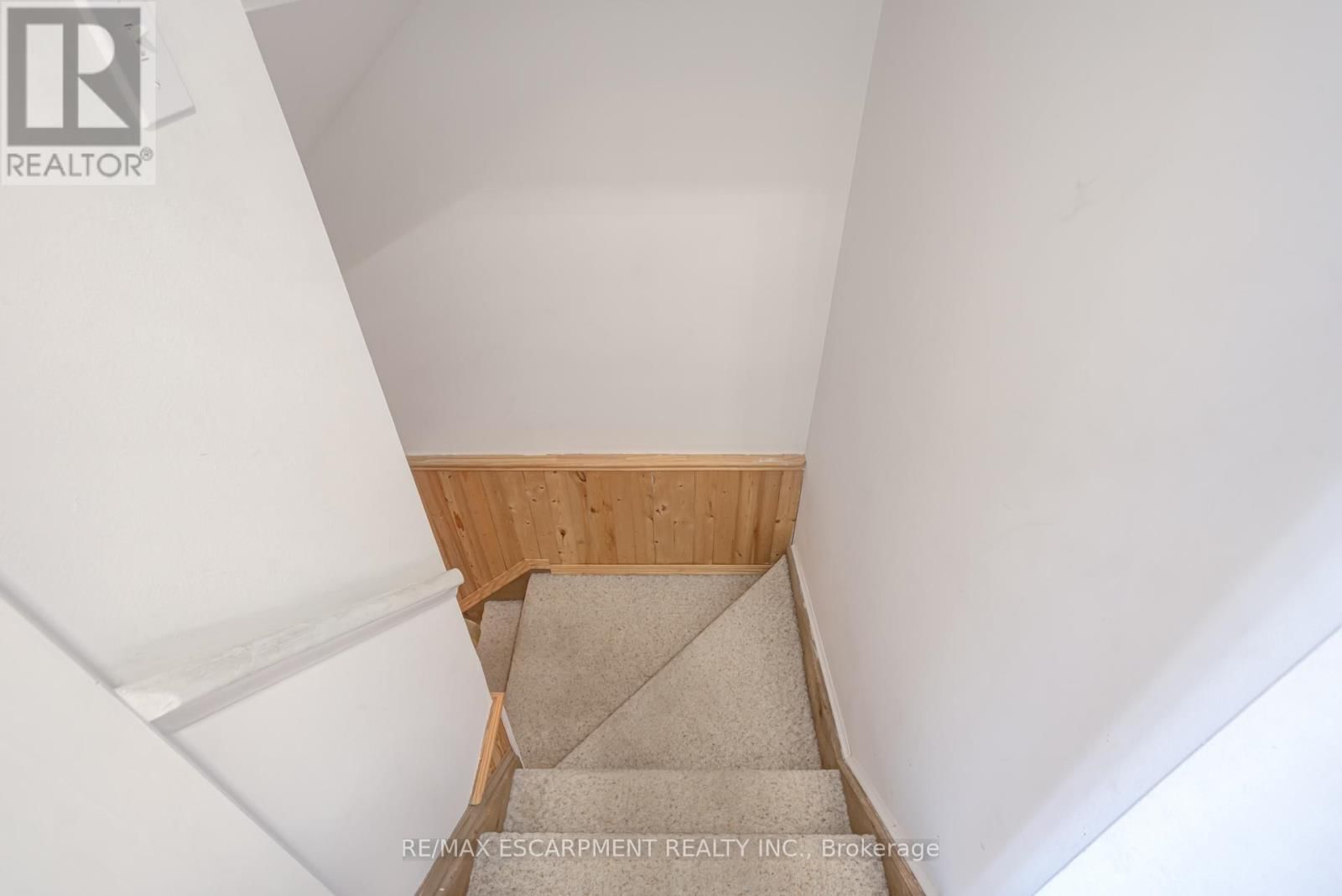 5 - 1560 KERNS ROAD Image 32