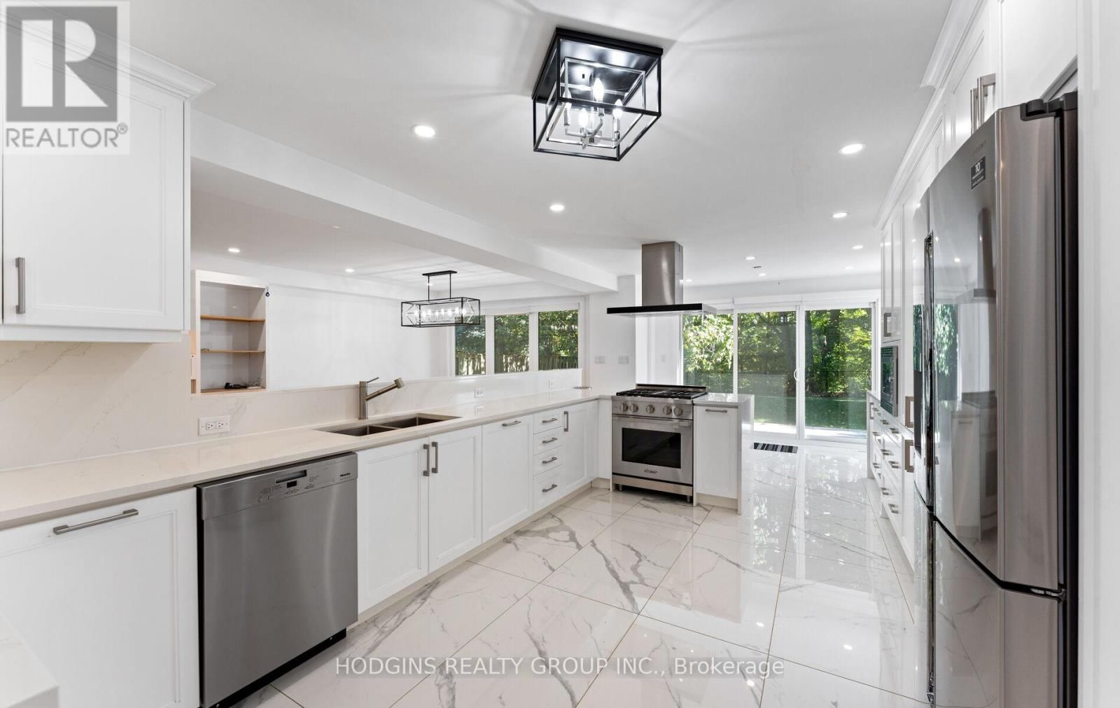 1670 CAVERLY COURT Image 16