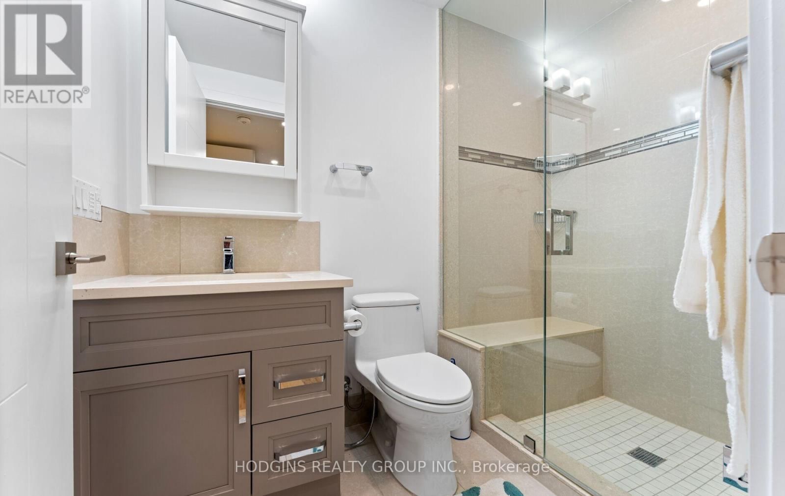 1670 CAVERLY COURT Image 26