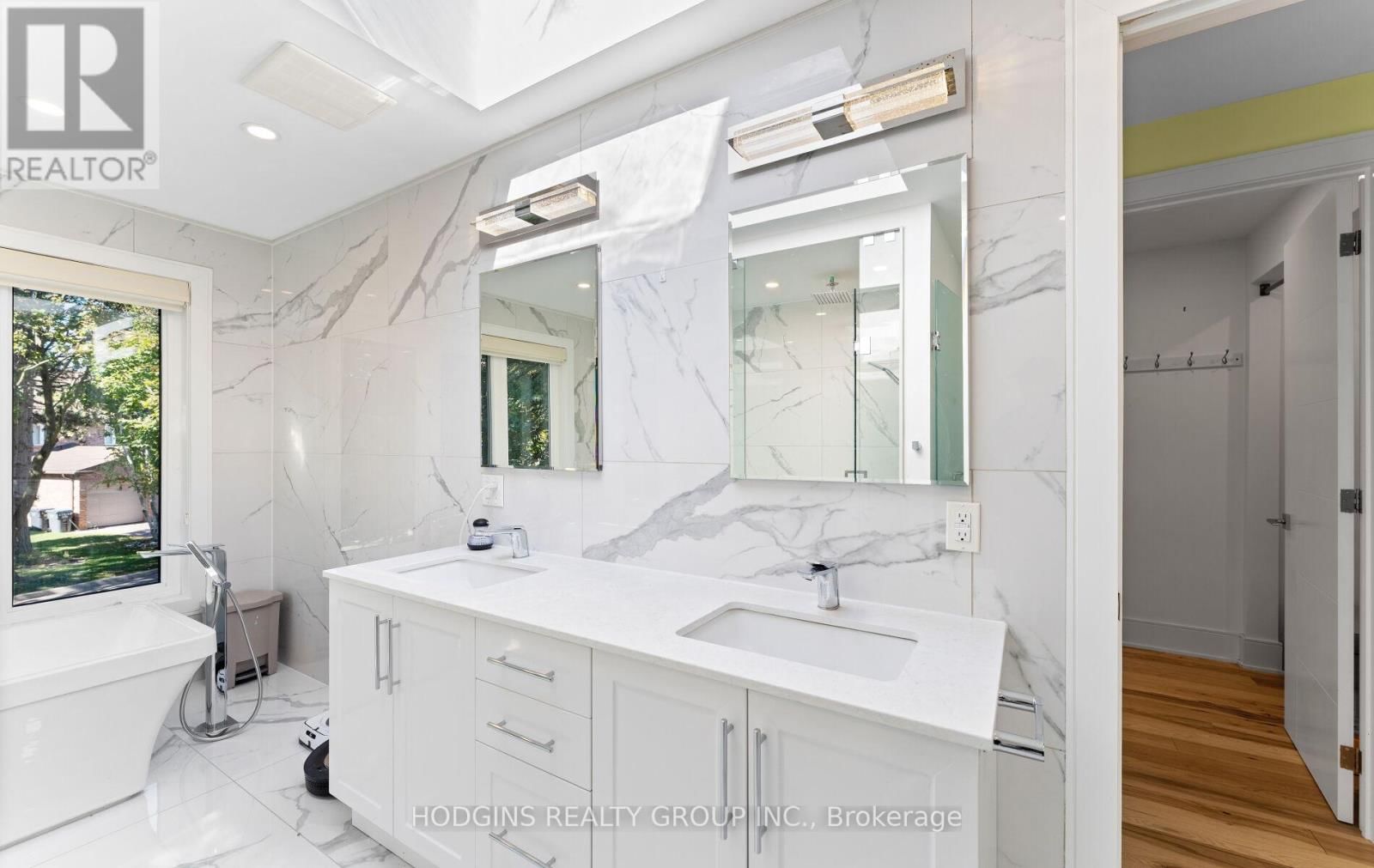 1670 CAVERLY COURT Image 29