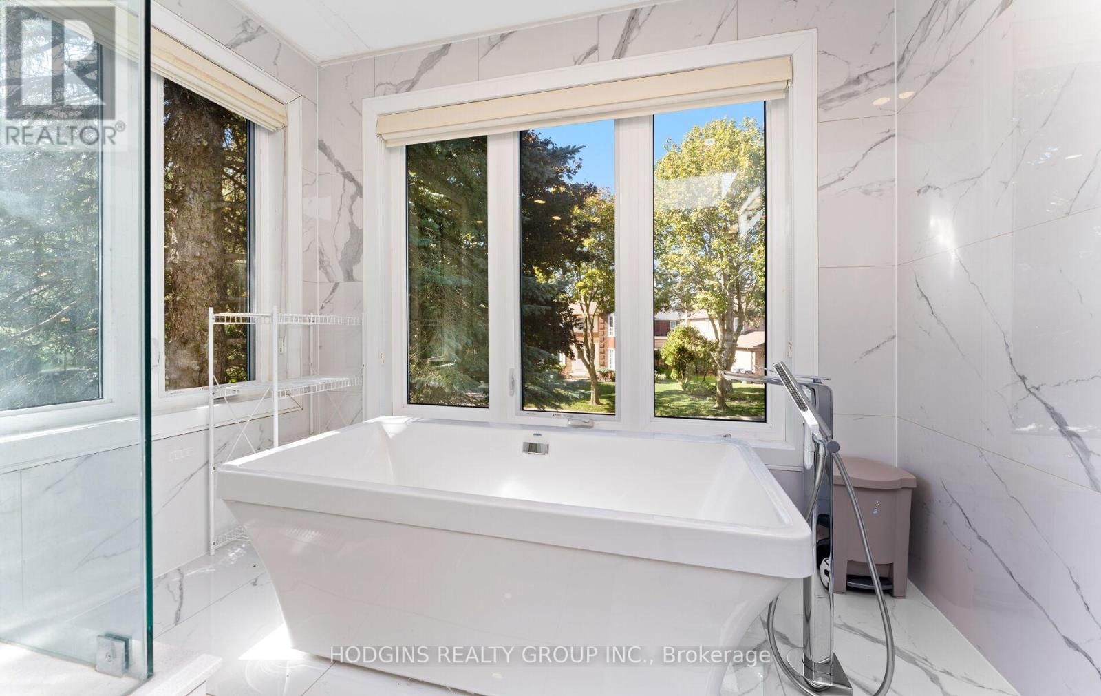 1670 CAVERLY COURT Image 30