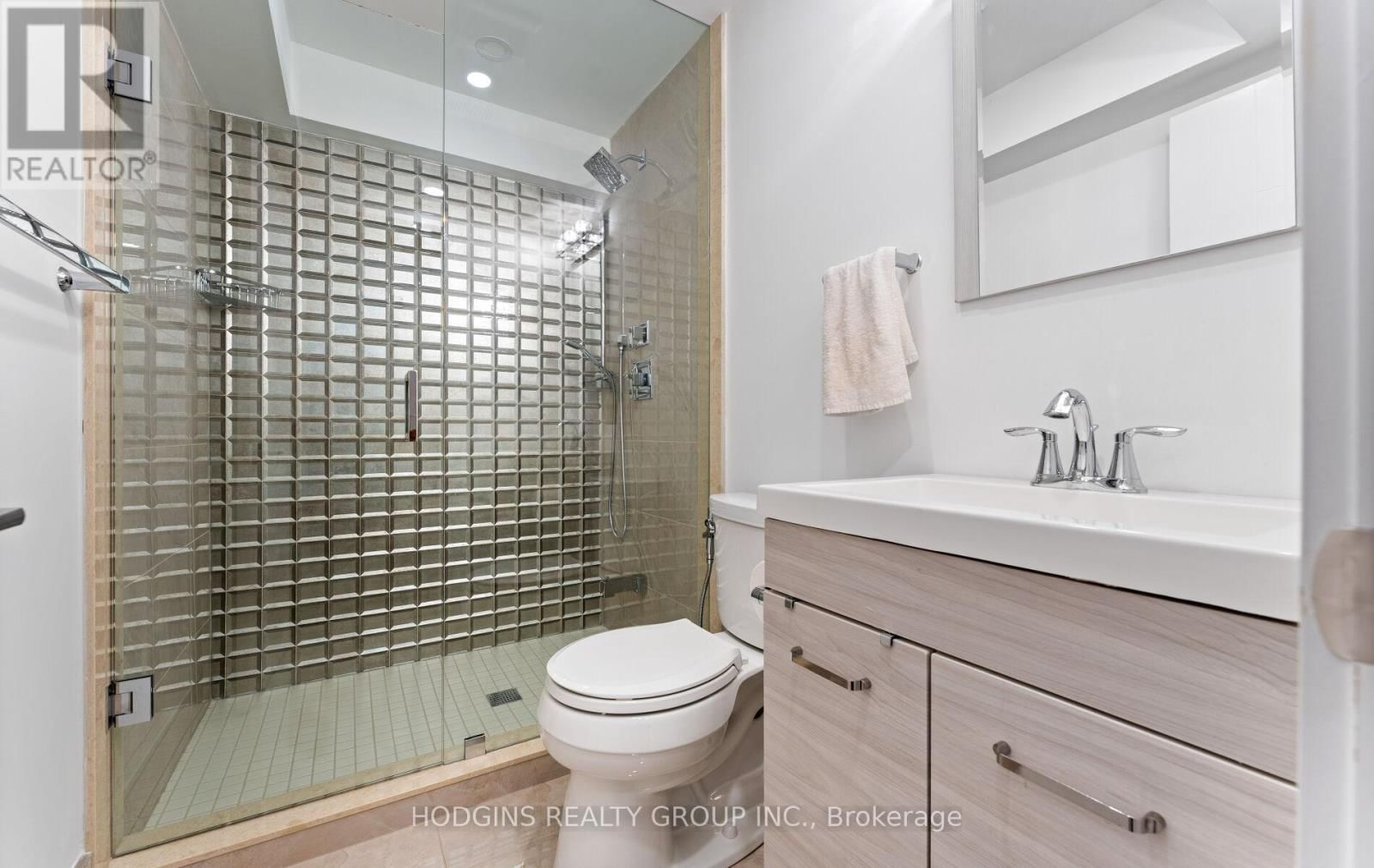 1670 CAVERLY COURT Image 39