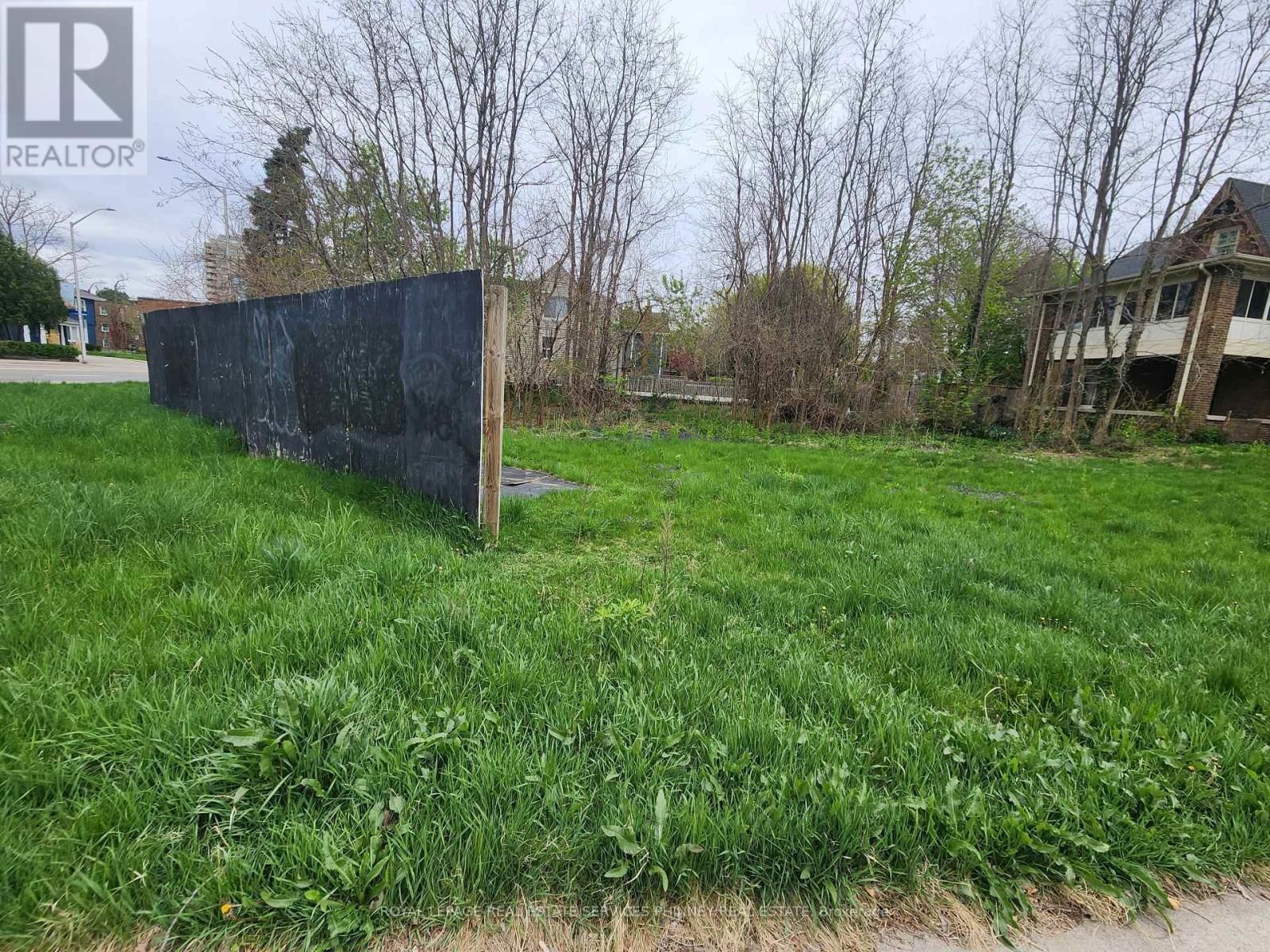 685 BRANT STREET Image 2