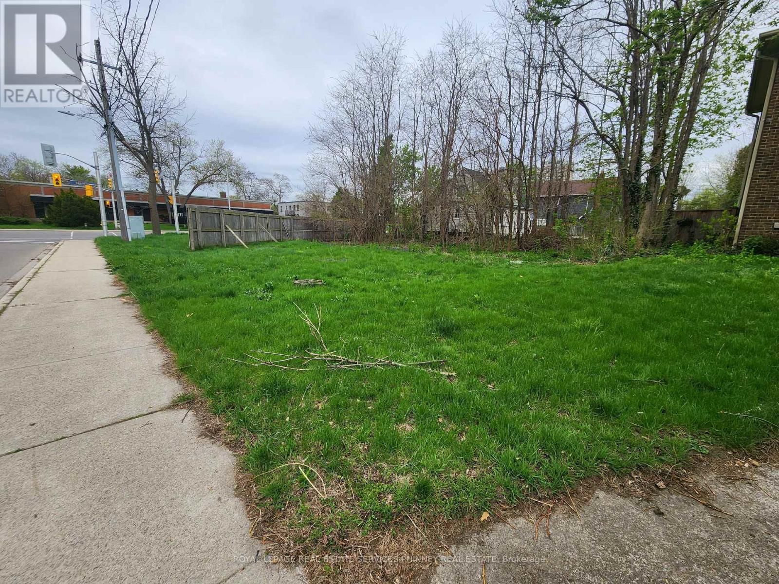 685 BRANT STREET Image 3