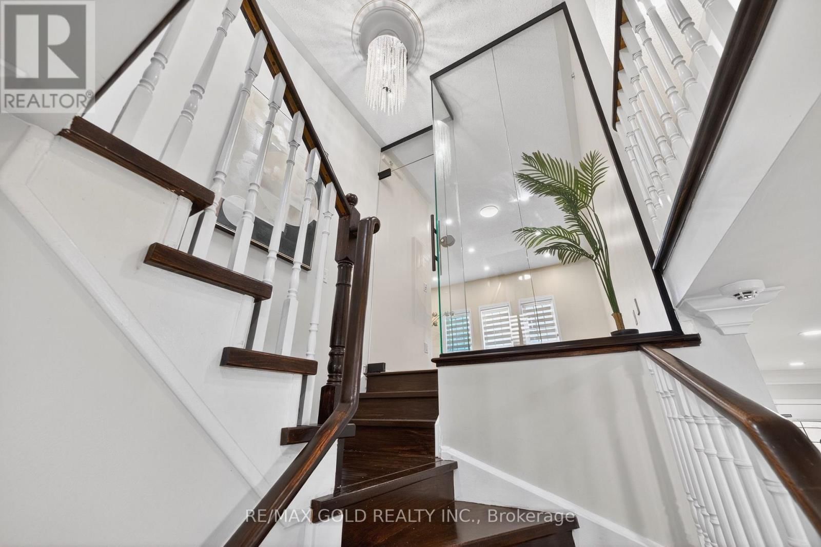 12 LINDERWOOD DRIVE Image 21