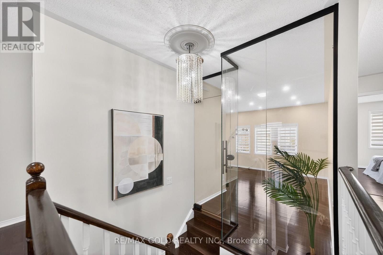 12 LINDERWOOD DRIVE Image 23