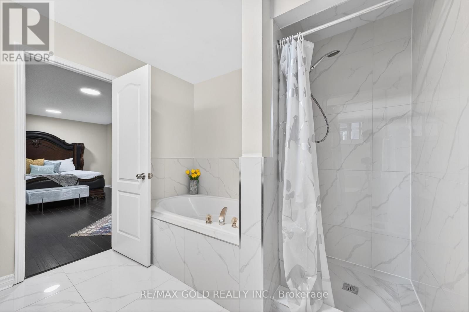 12 LINDERWOOD DRIVE Image 29