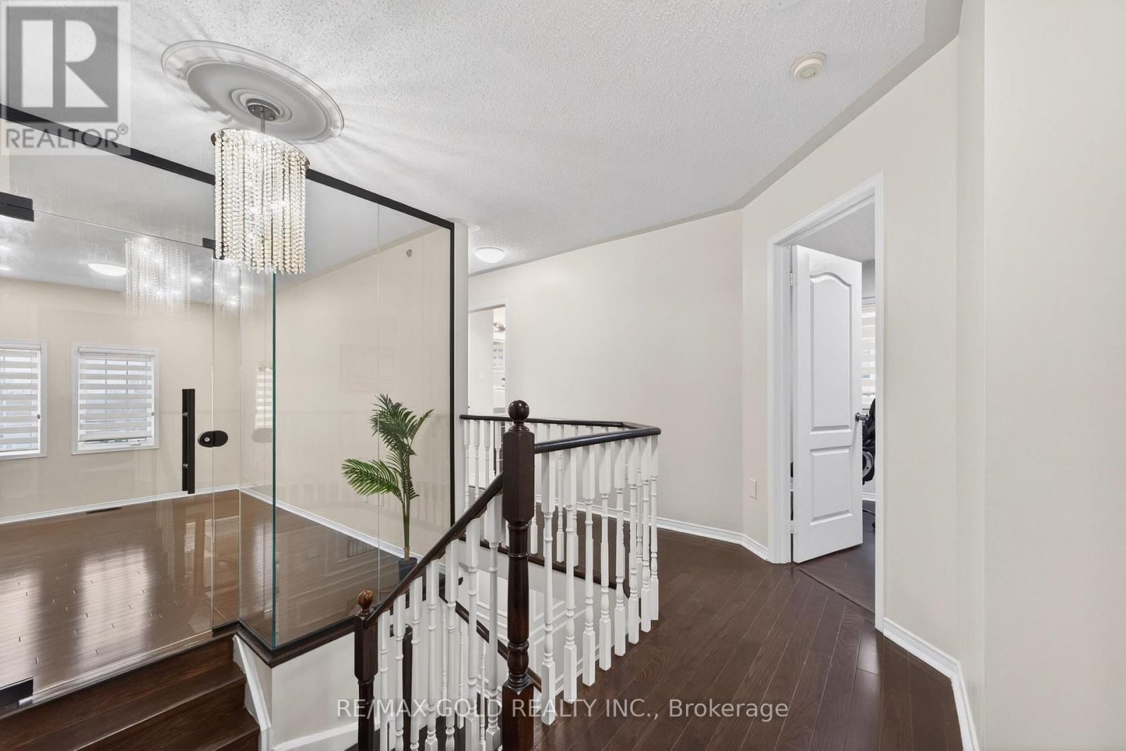 12 LINDERWOOD DRIVE Image 30