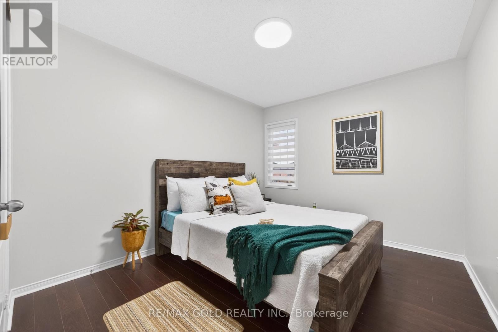 12 LINDERWOOD DRIVE Image 31