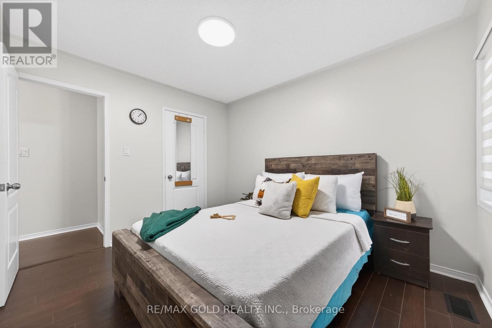 12 LINDERWOOD DRIVE Image 32