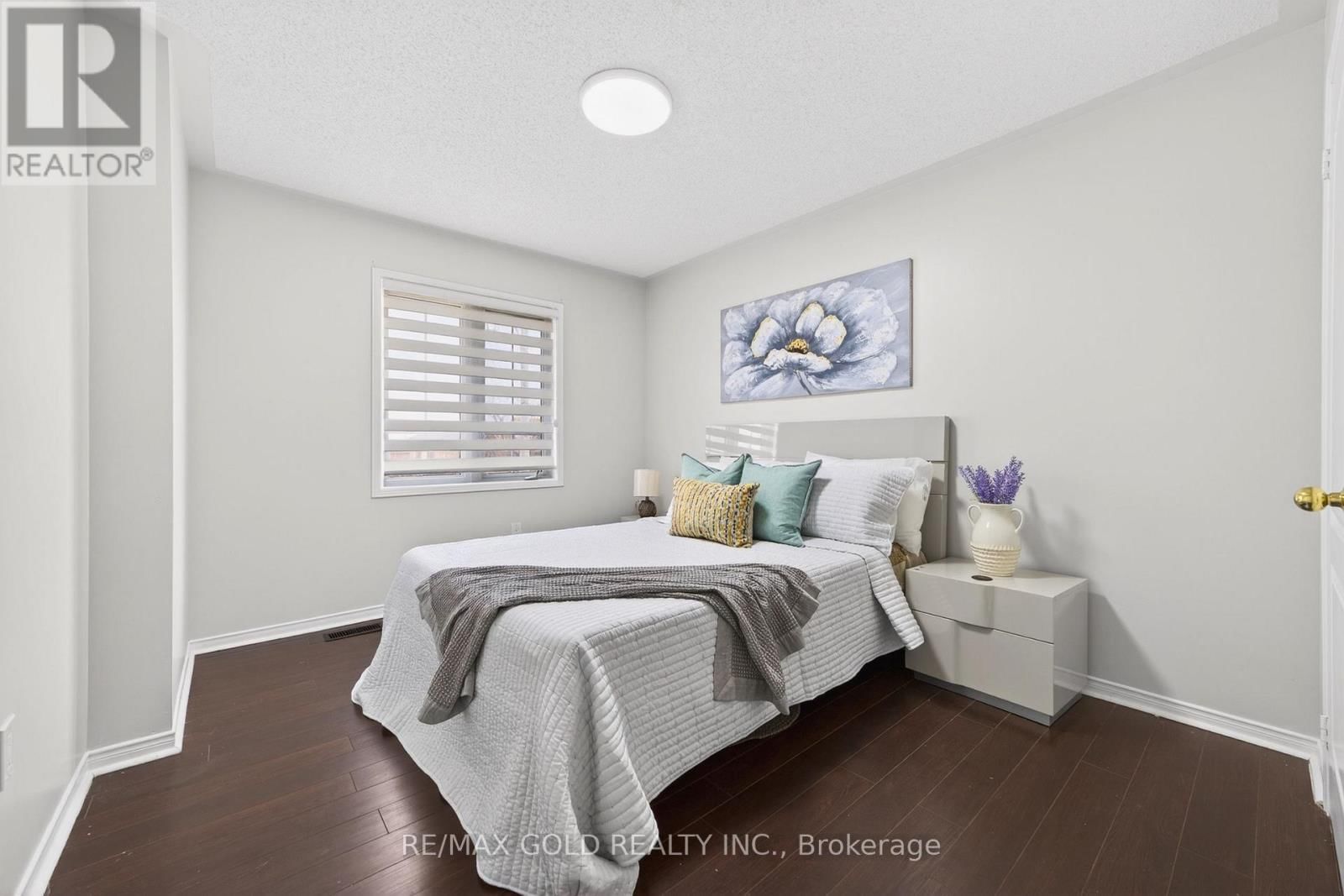 12 LINDERWOOD DRIVE Image 36