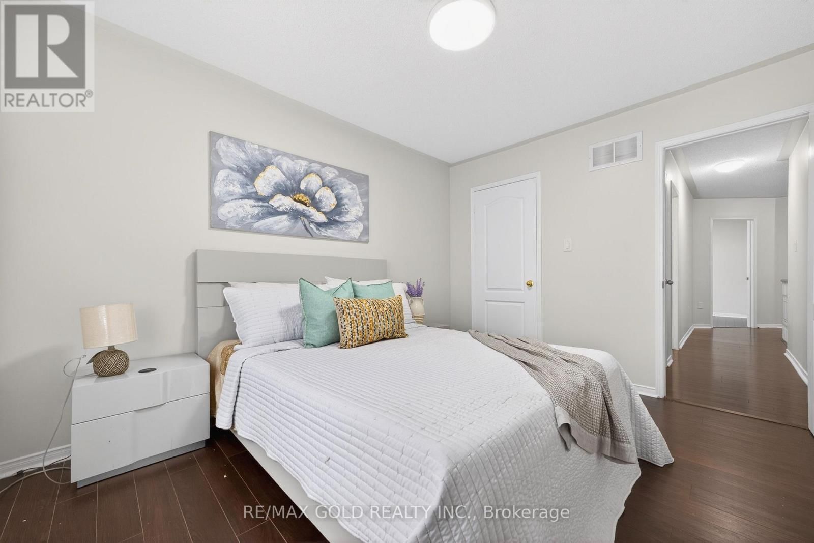 12 LINDERWOOD DRIVE Image 37