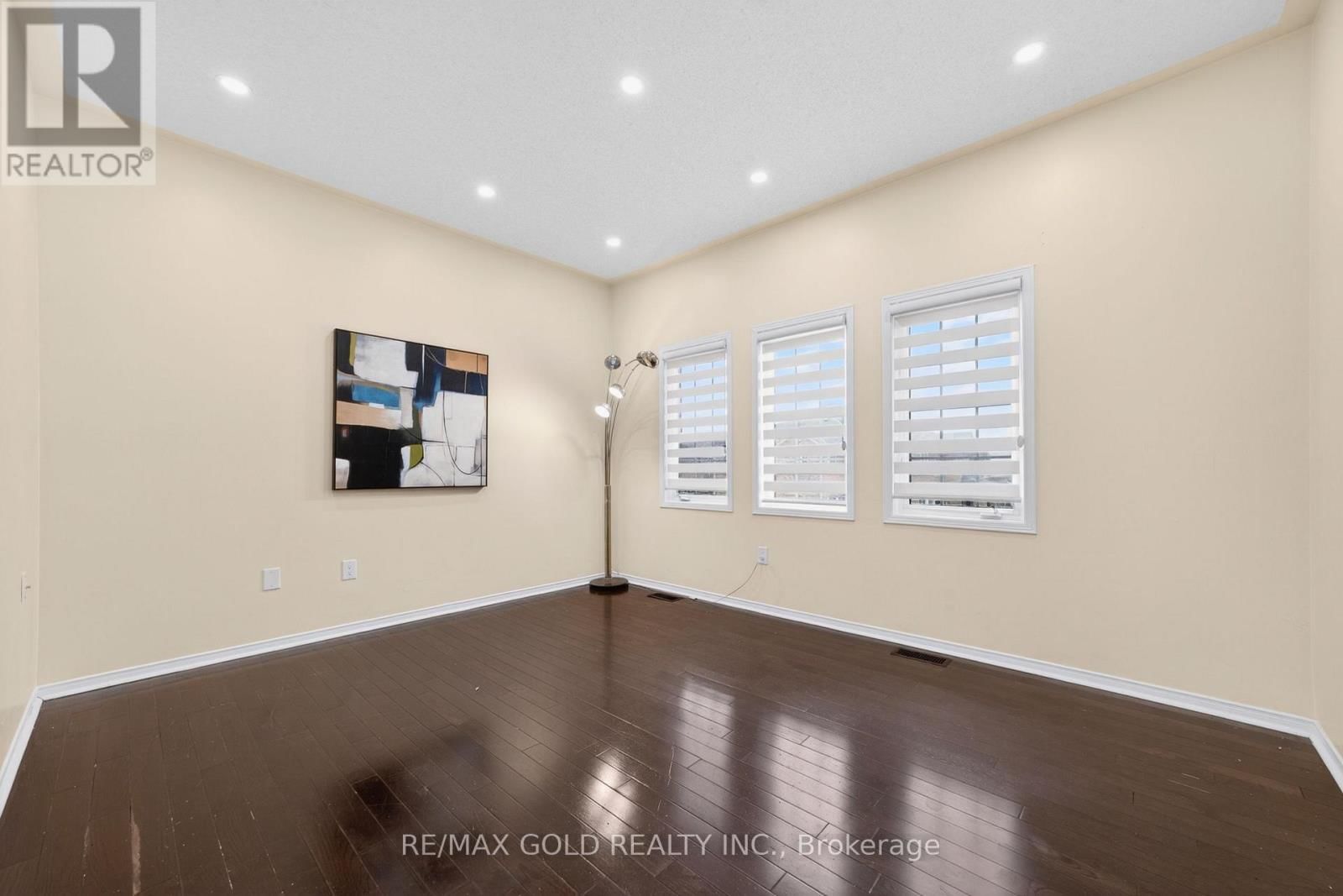 12 LINDERWOOD DRIVE Image 40