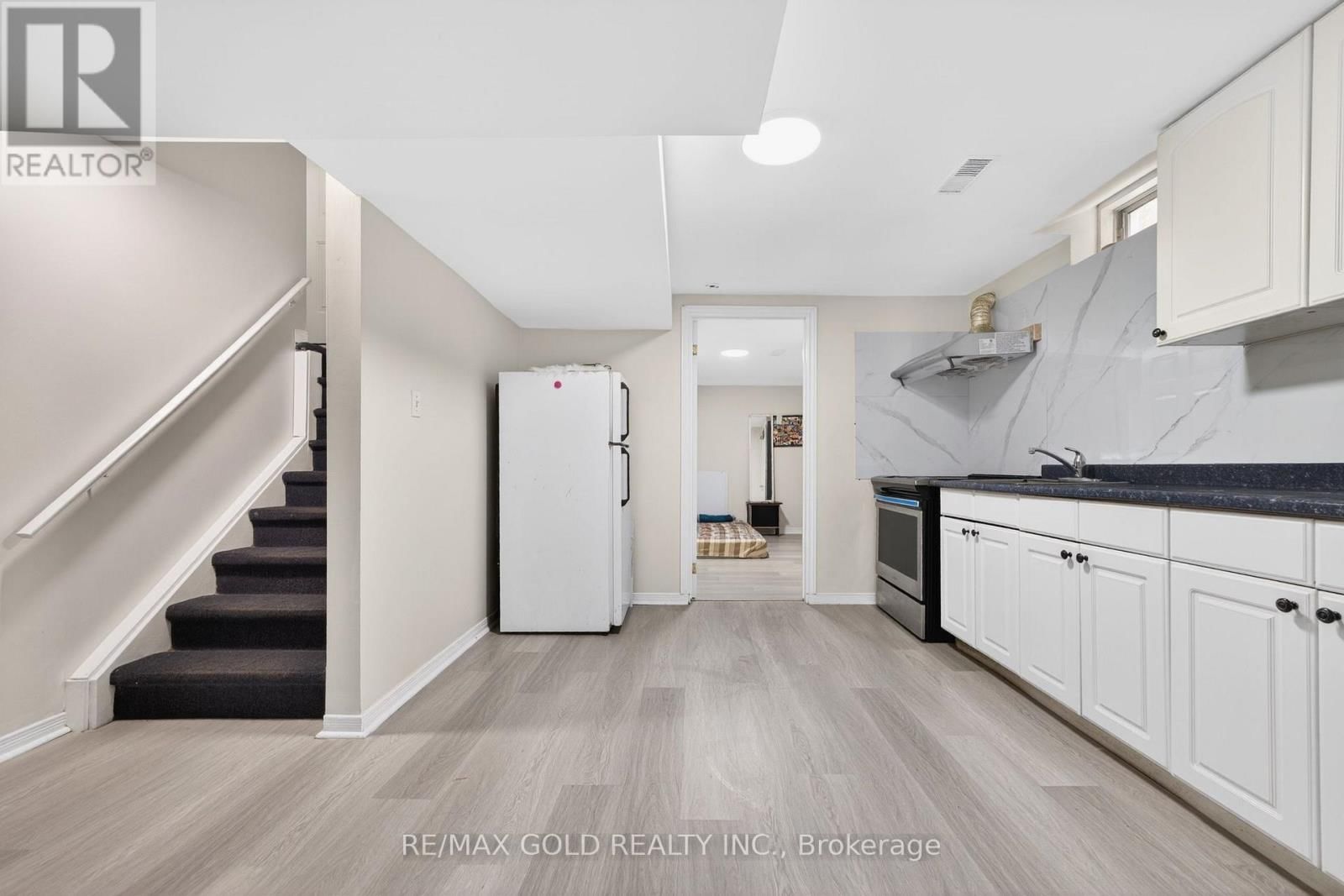 12 LINDERWOOD DRIVE Image 41