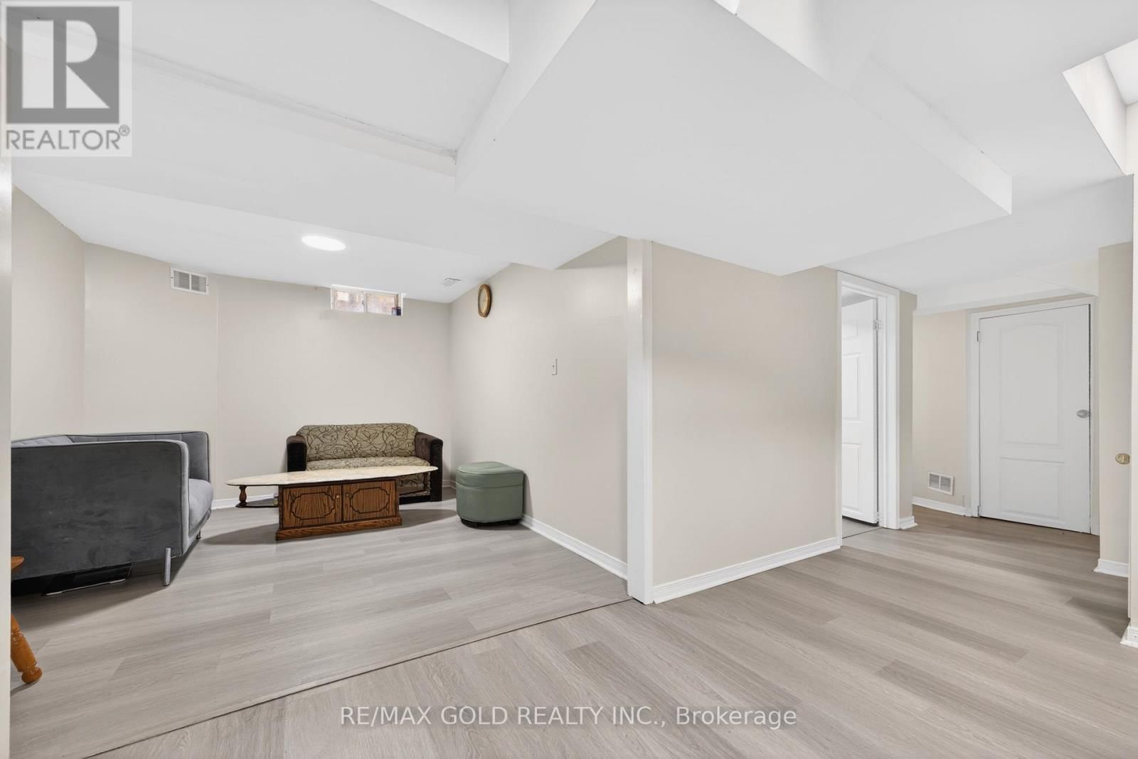 12 LINDERWOOD DRIVE Image 46