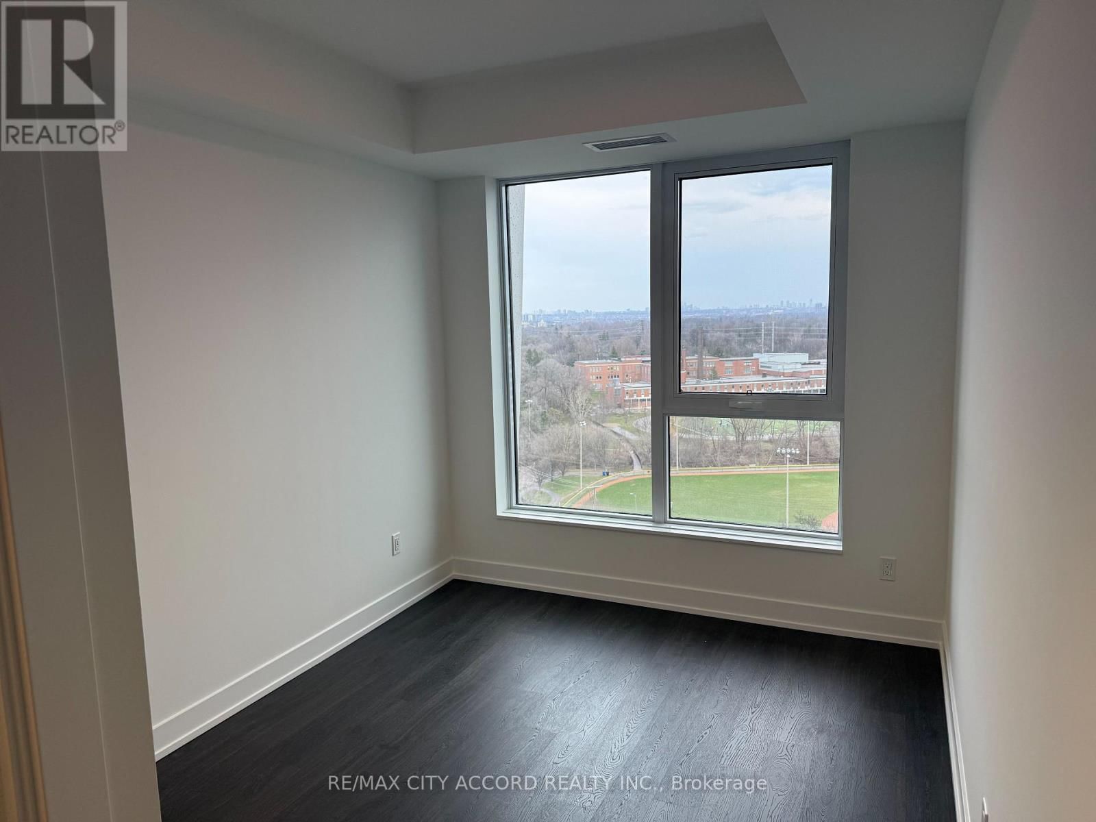 1301 - 60 CENTRAL PARK ROADWAY Image 11