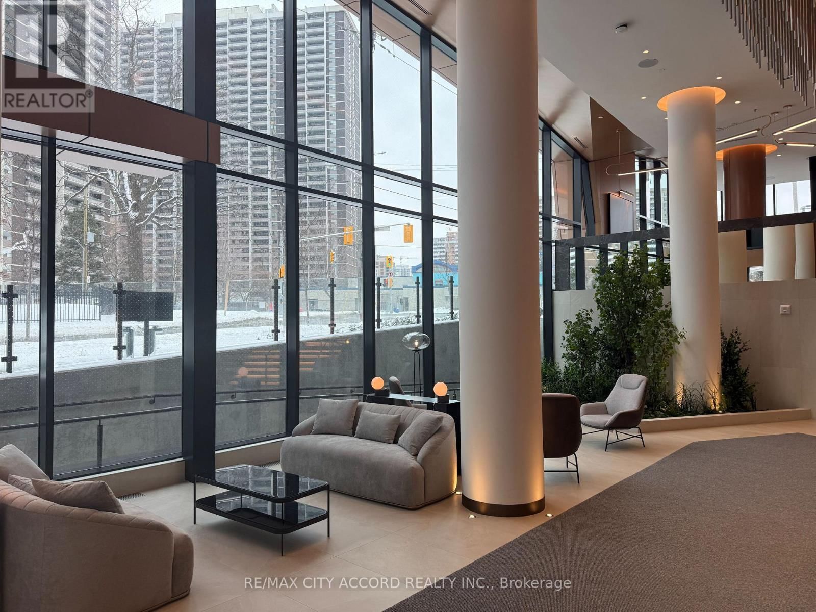 1301 - 60 CENTRAL PARK ROADWAY Image 3