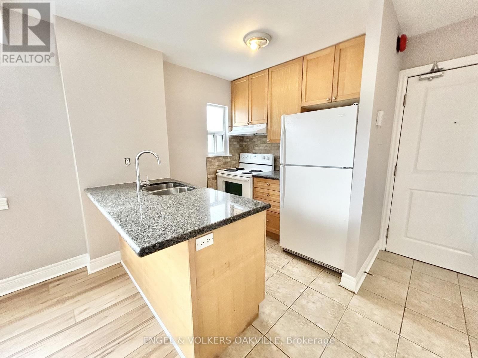 208 - 11 THIRTY THIRD STREET Image 1