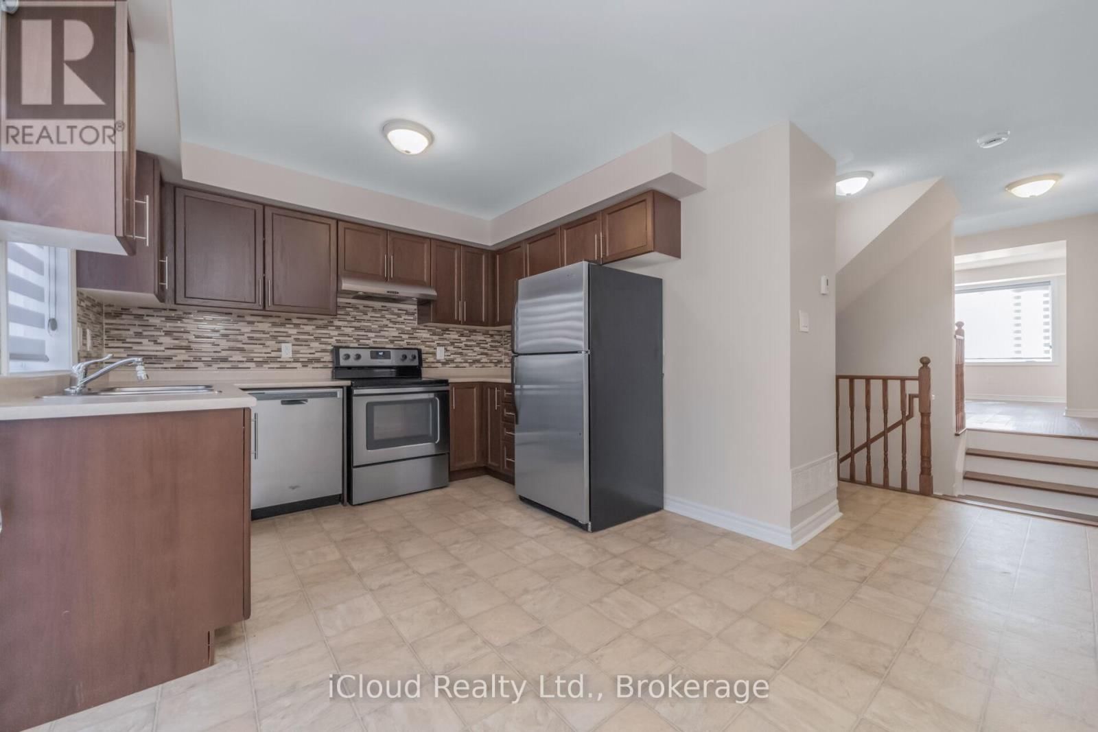 63 SPADINA ROAD Image 12