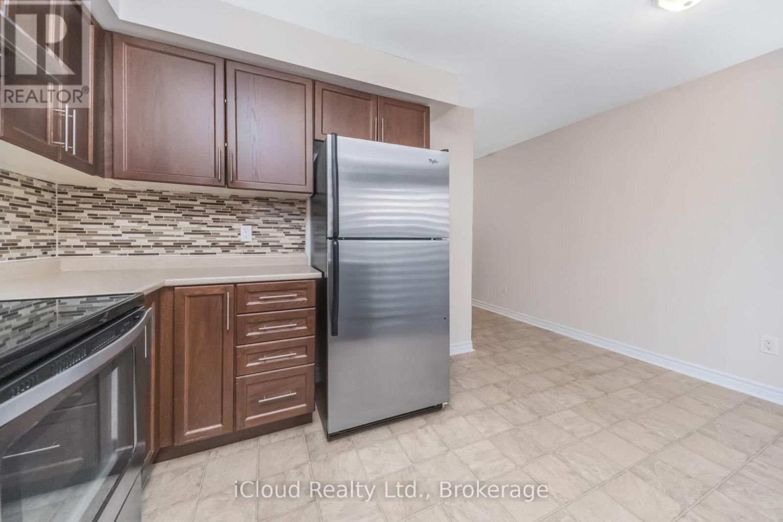 63 SPADINA ROAD Image 13