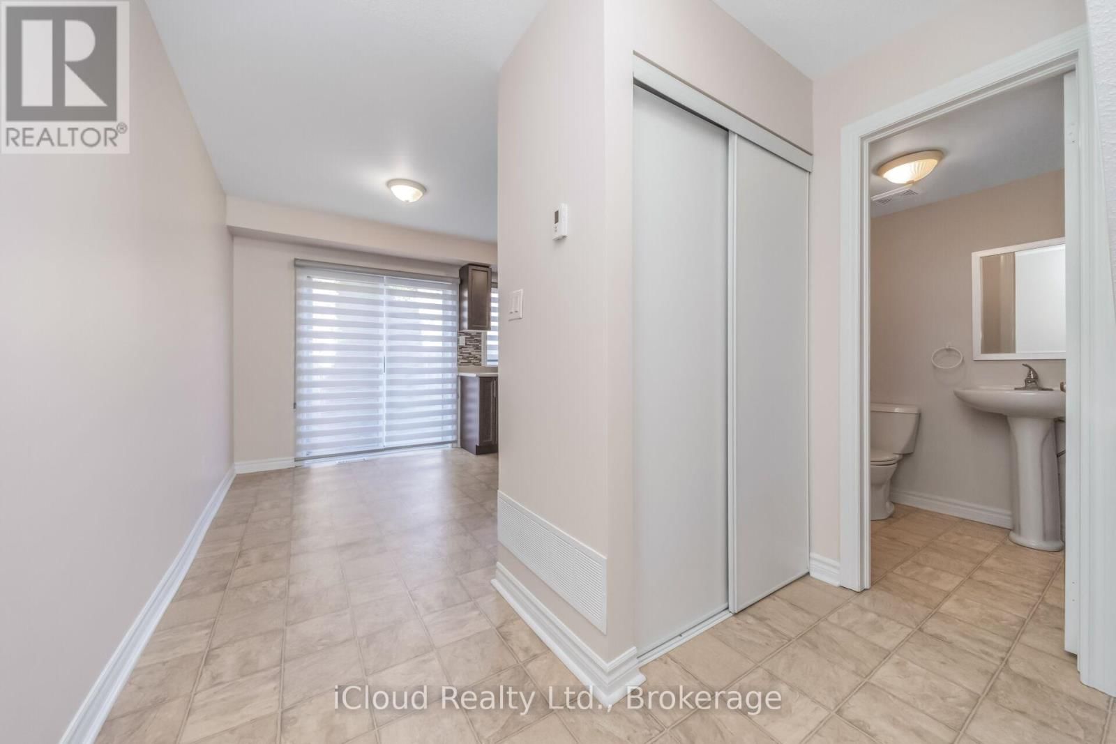 63 SPADINA ROAD Image 8