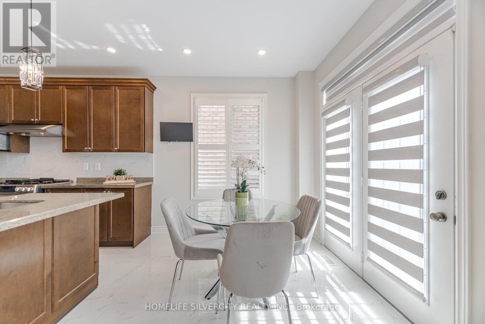 80 SCOTCHMERE CRESCENT Image 11