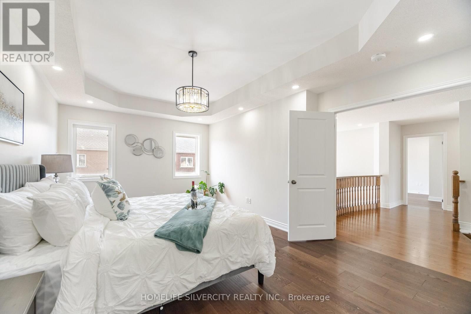 80 SCOTCHMERE CRESCENT Image 22