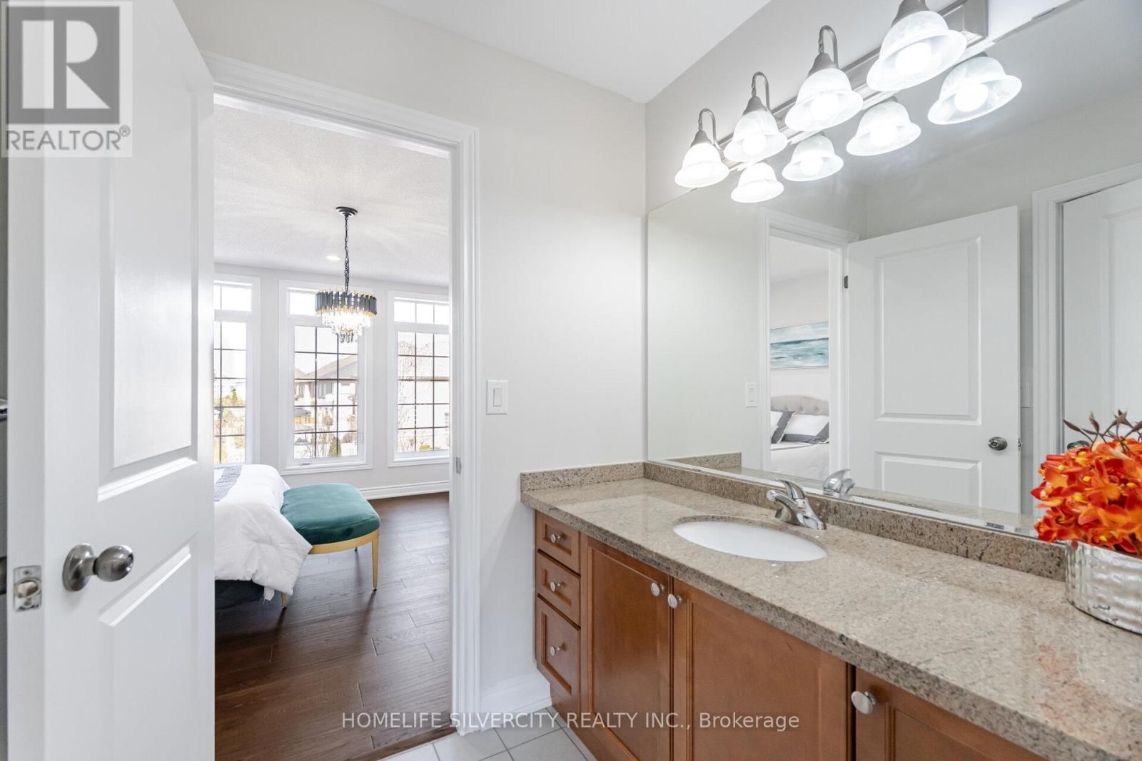 80 SCOTCHMERE CRESCENT Image 28