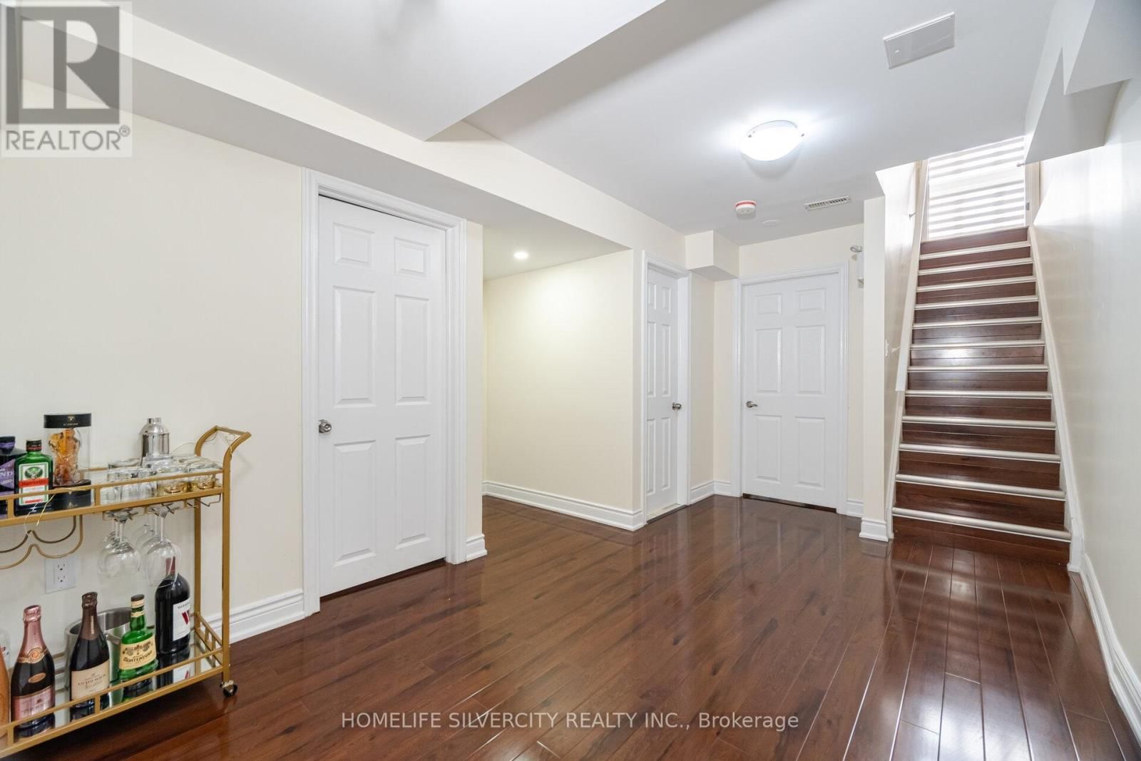 80 SCOTCHMERE CRESCENT Image 34