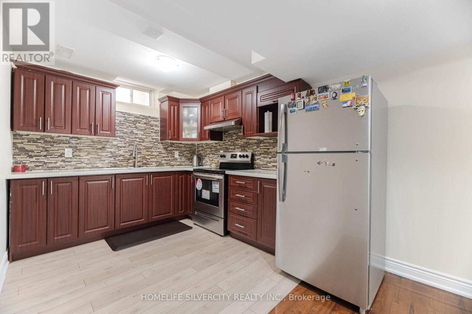 80 SCOTCHMERE CRESCENT Image 38