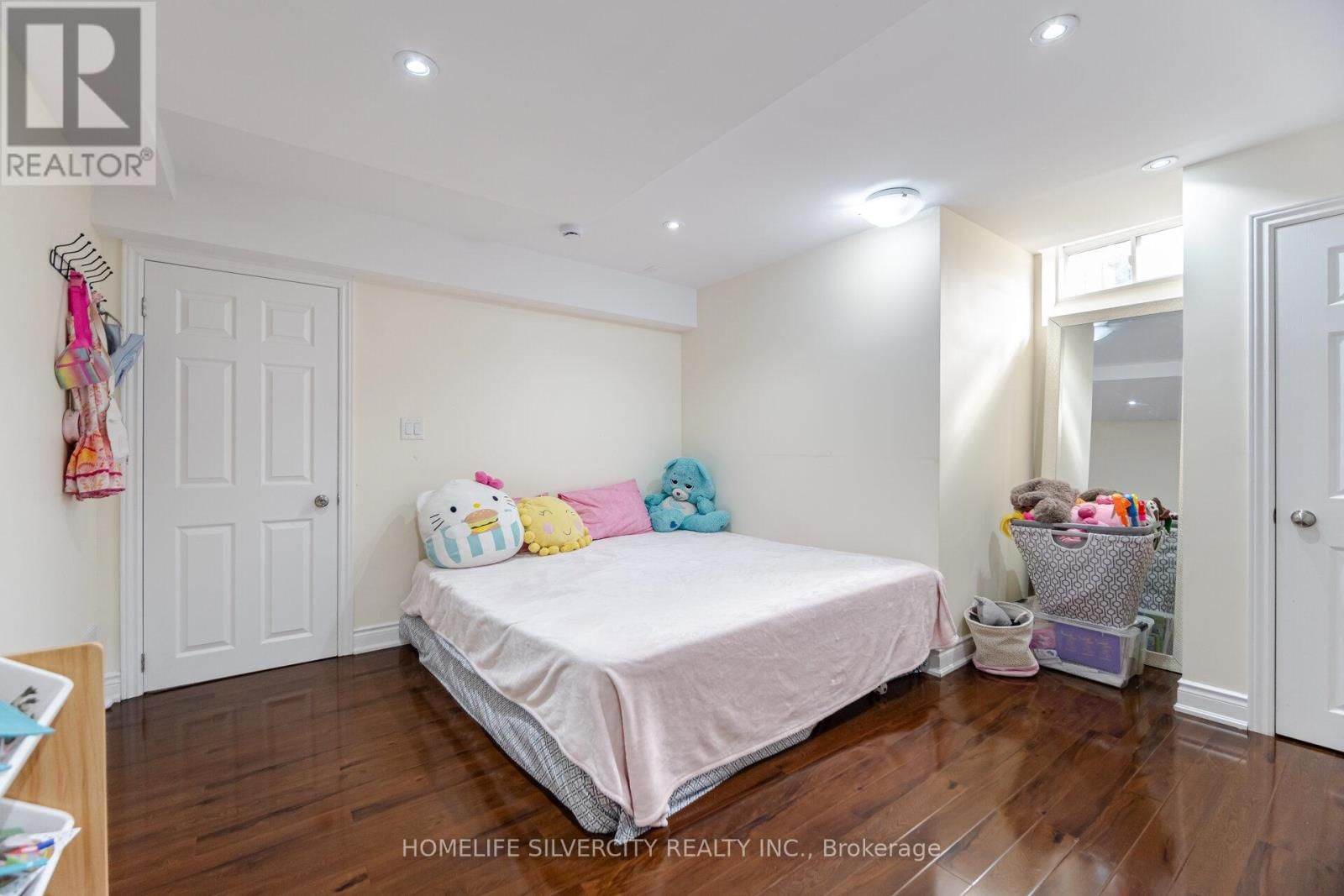 80 SCOTCHMERE CRESCENT Image 43