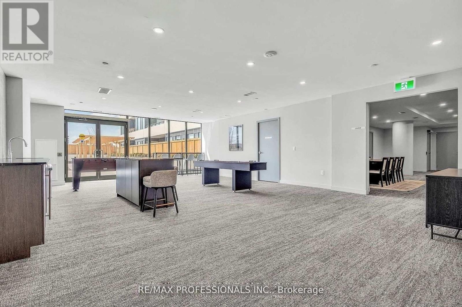 313 - 859 THE QUEENSWAY Image 27