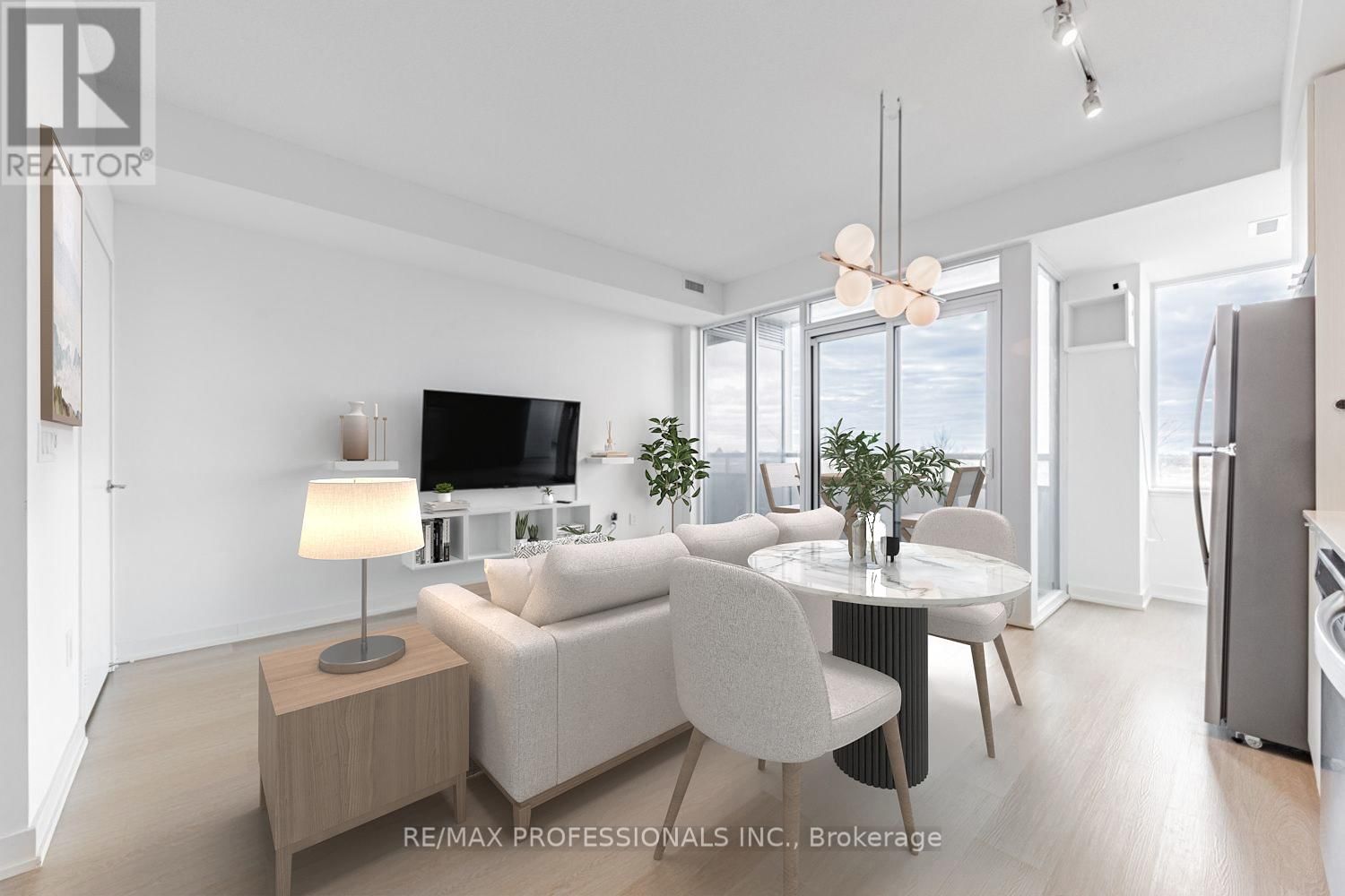 313 - 859 THE QUEENSWAY Image 5