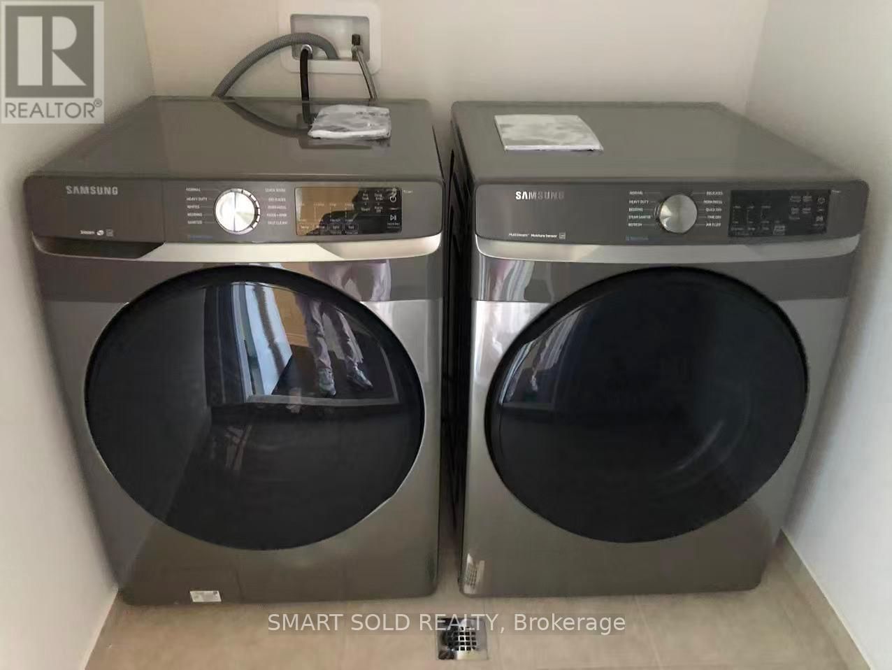 3221 POST ROAD Image 13