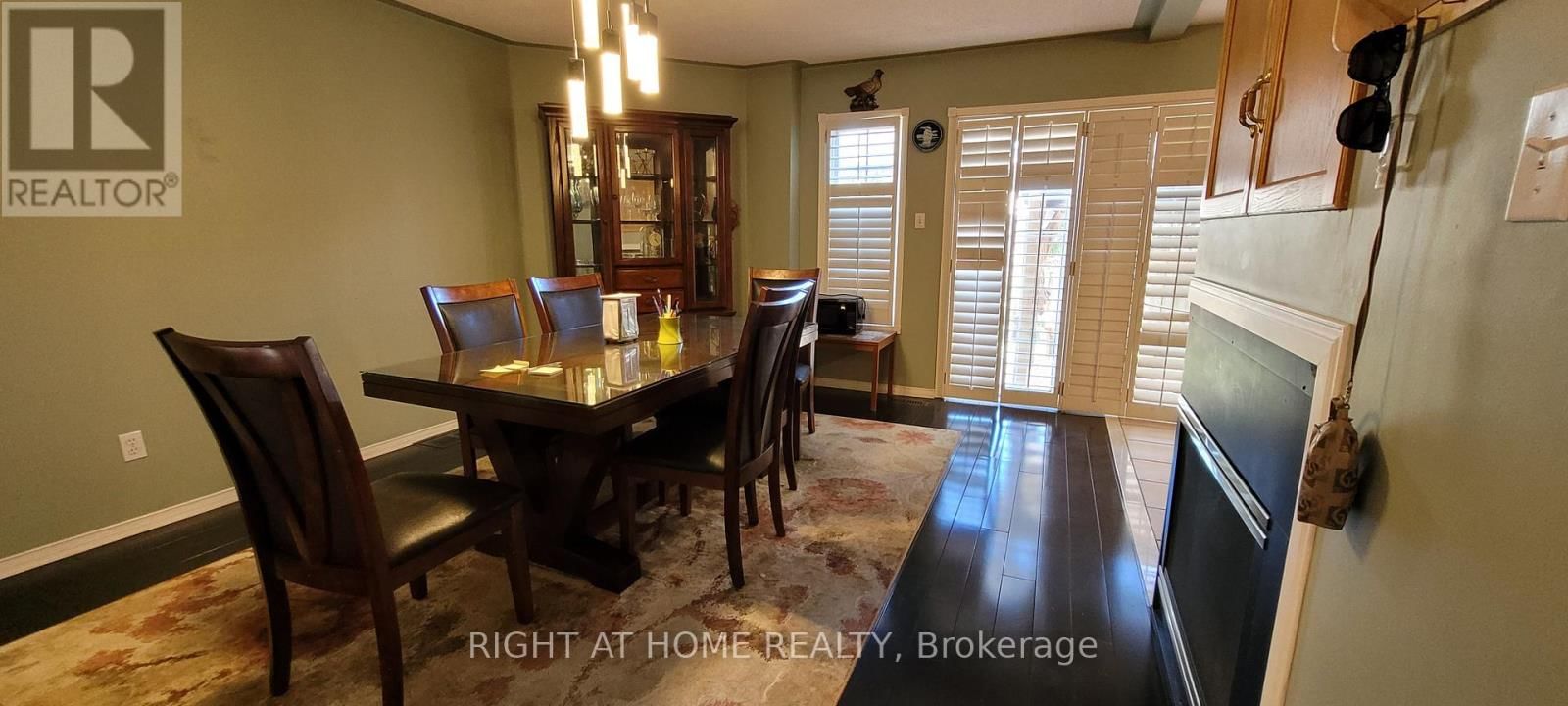 377 TURNBERRY CRESCENT Image 11