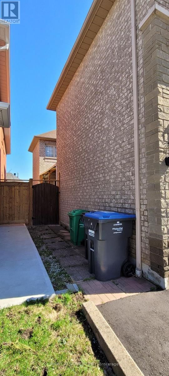 377 TURNBERRY CRESCENT Image 3