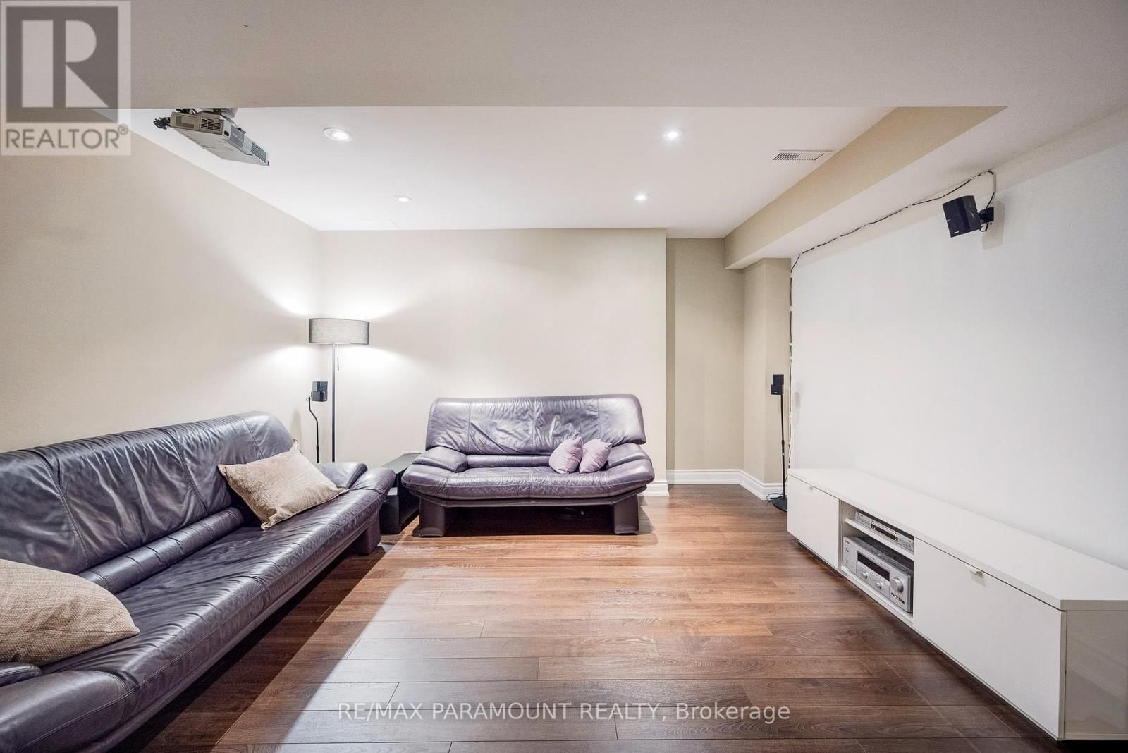 1122 LAMPLIGHT WAY Image 33