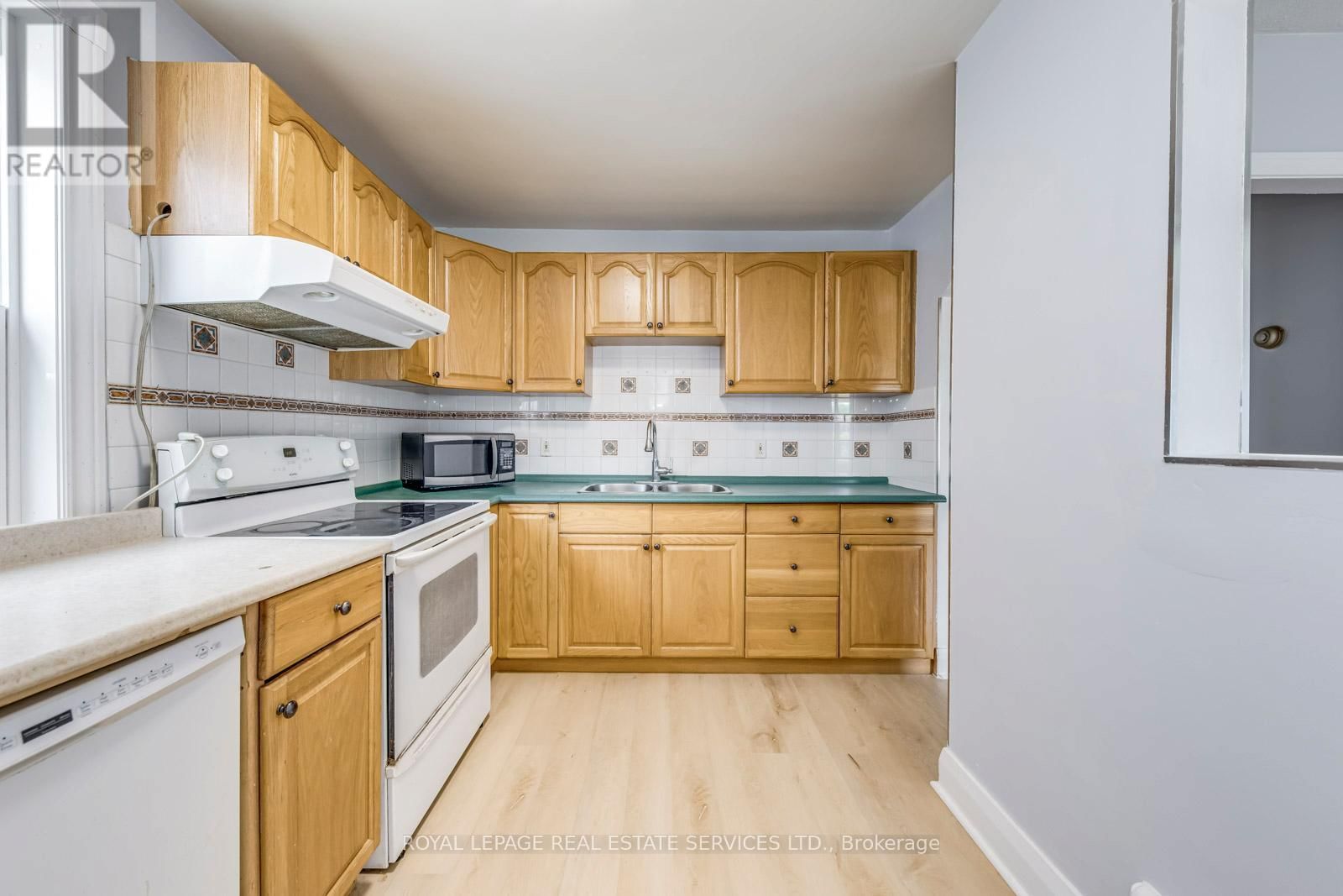 75 ELMA STREET Image 10