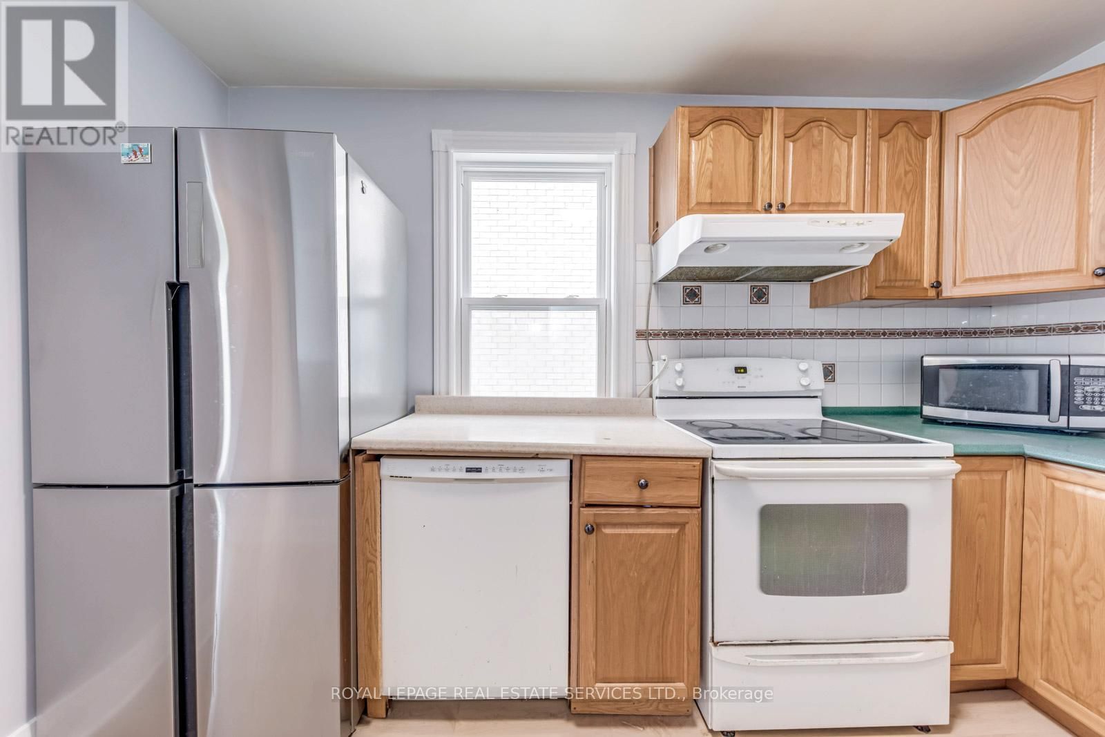 75 ELMA STREET Image 13