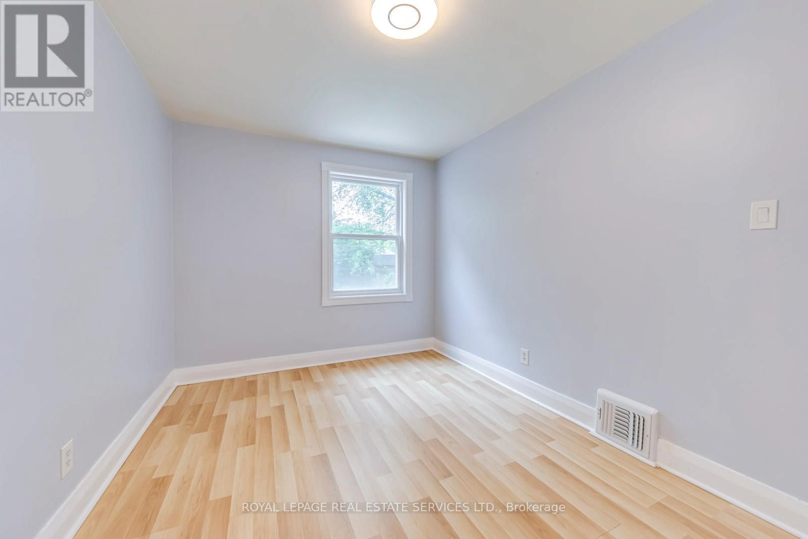 75 ELMA STREET Image 16