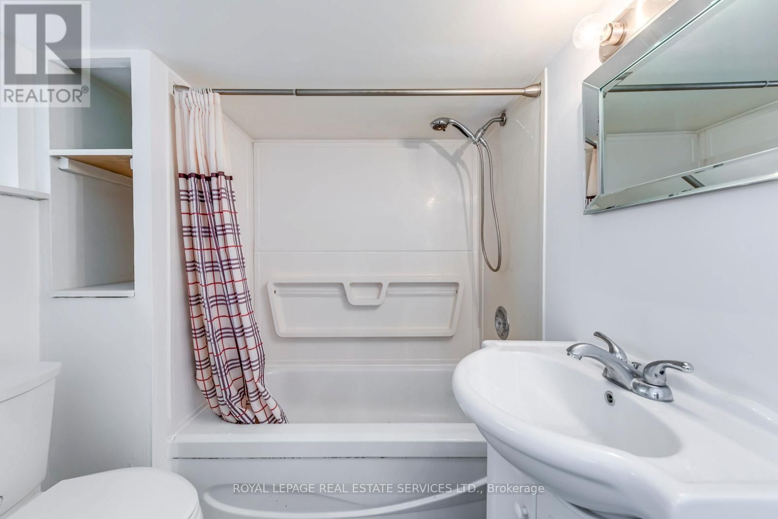 75 ELMA STREET Image 24