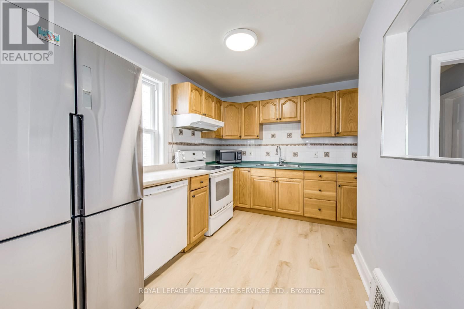 75 ELMA STREET Image 9