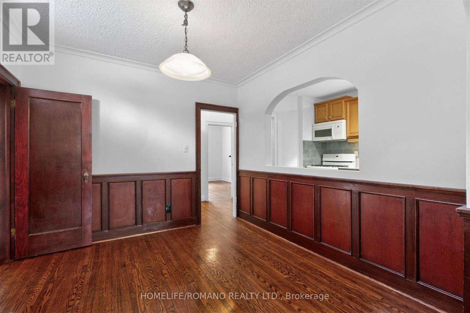 9 LITTLE AVENUE Image 11