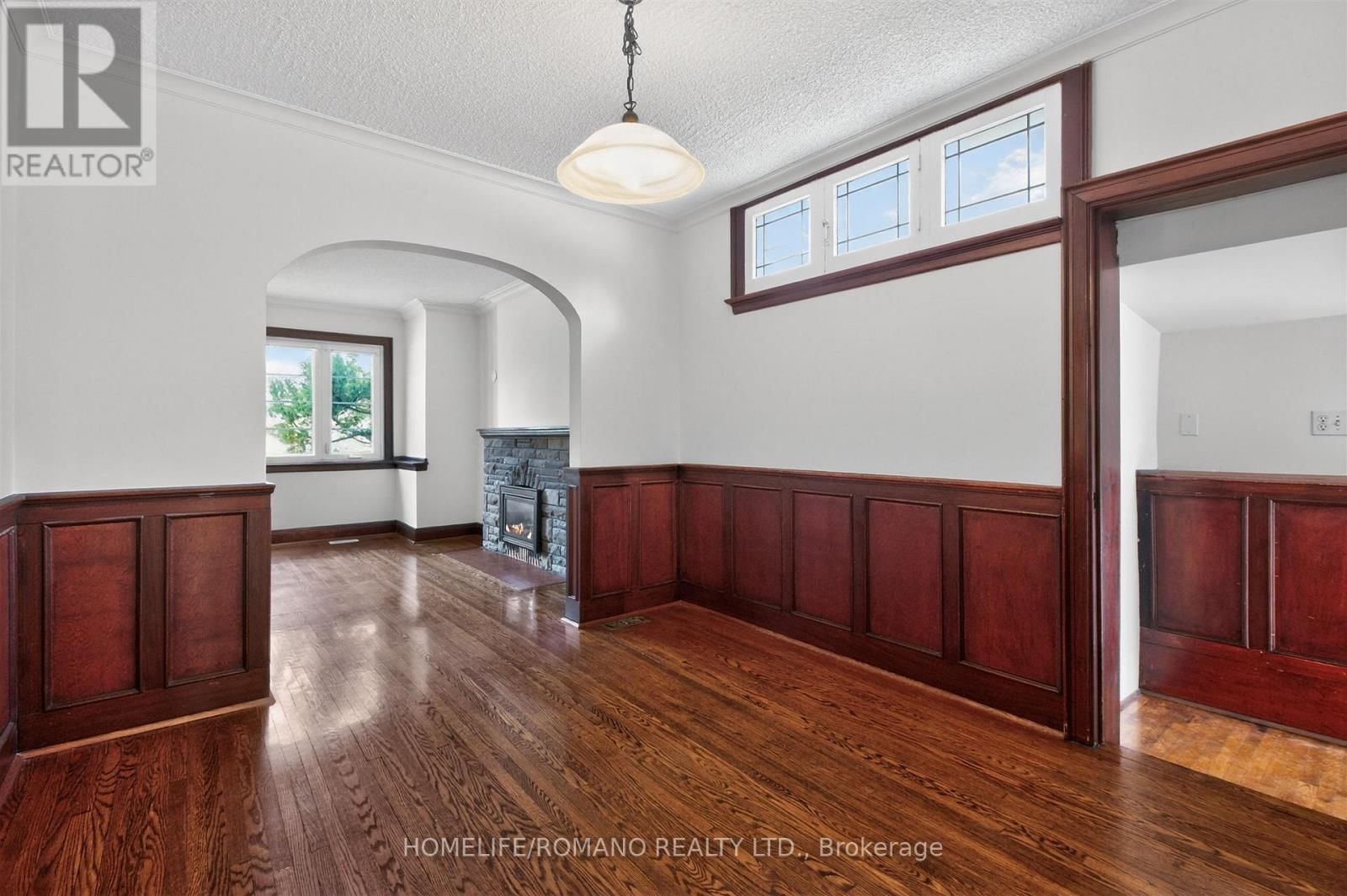 9 LITTLE AVENUE Image 12