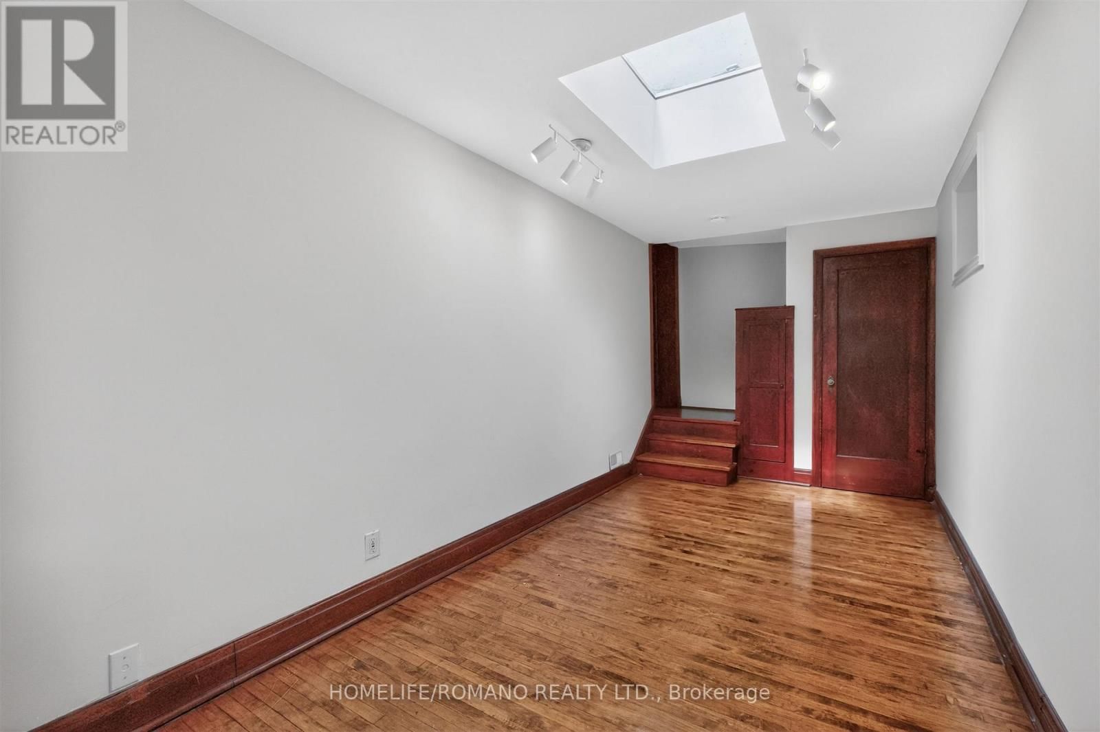 9 LITTLE AVENUE Image 19