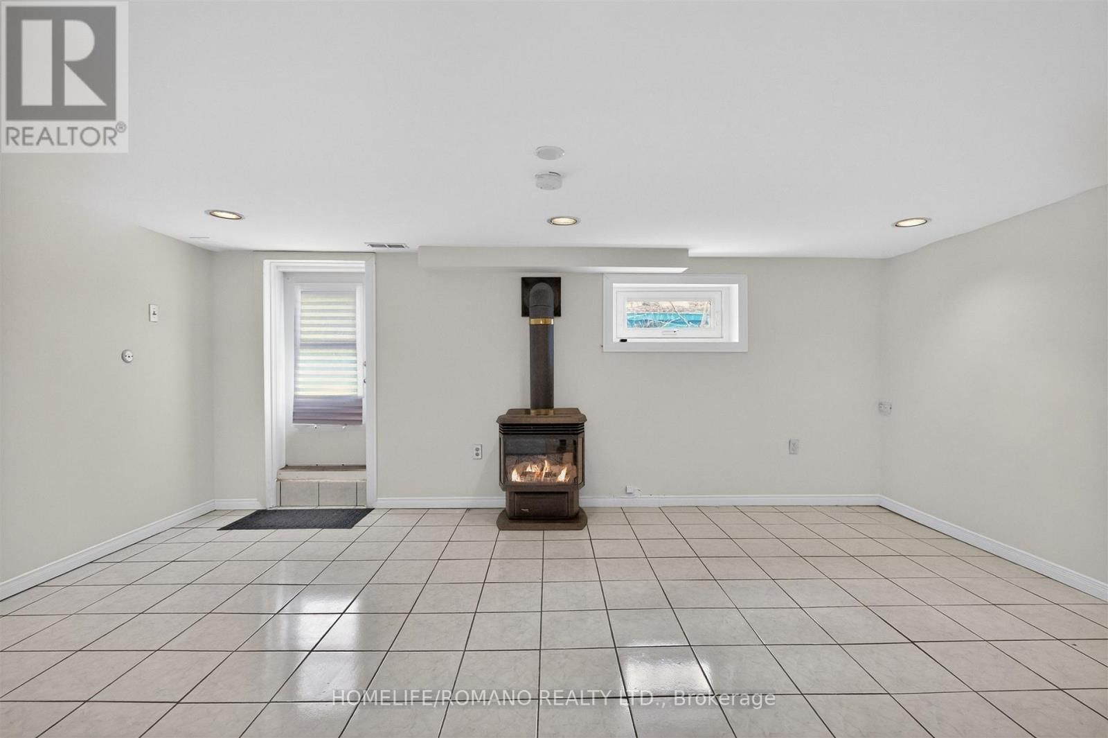 9 LITTLE AVENUE Image 27