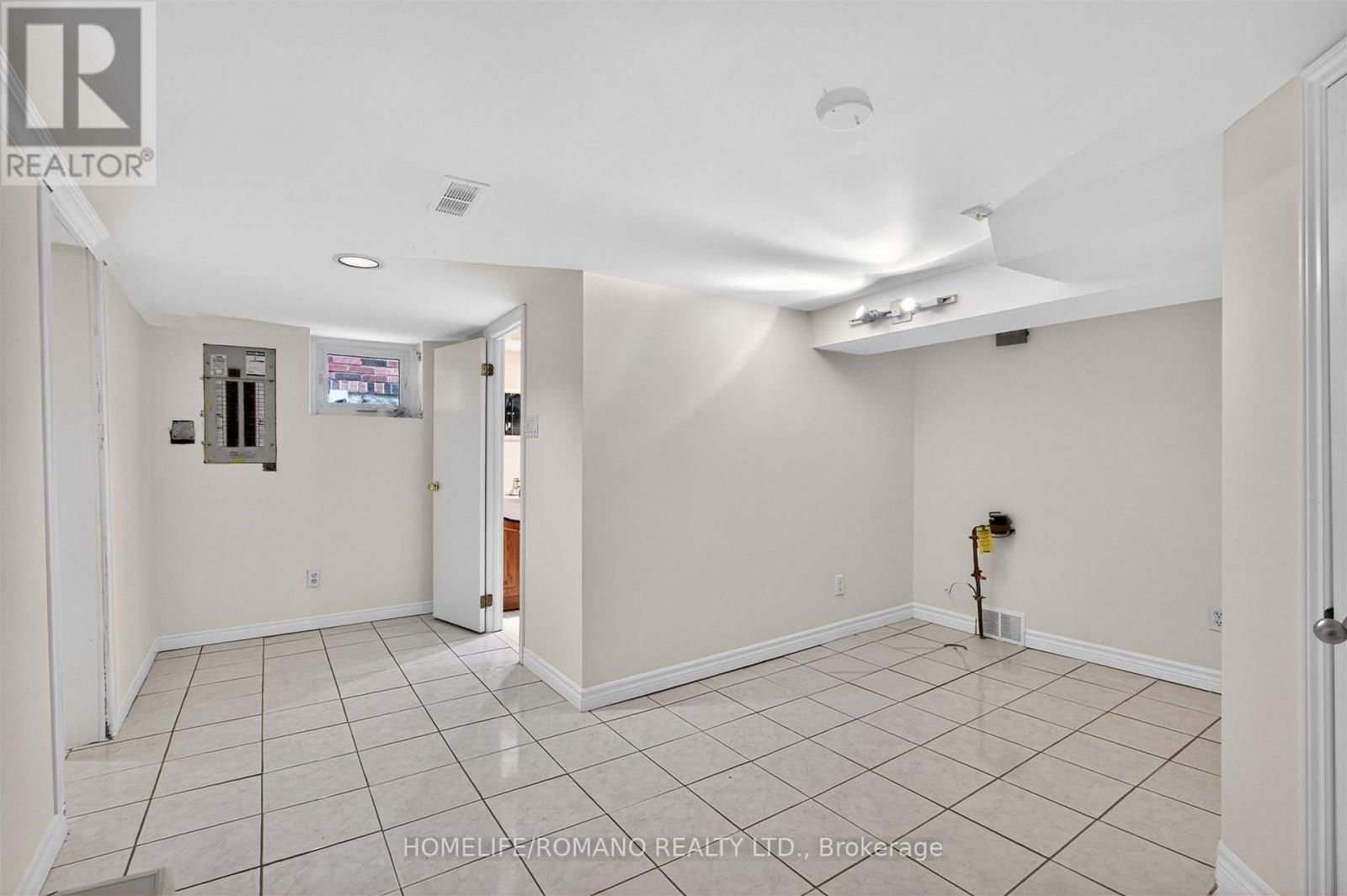 9 LITTLE AVENUE Image 33