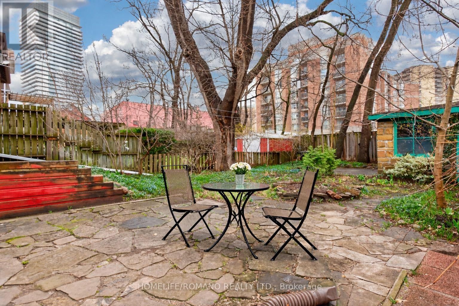 9 LITTLE AVENUE Image 36